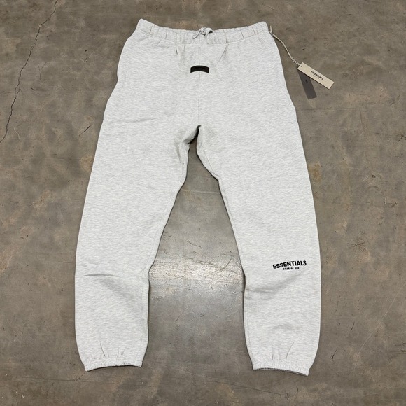 Fear of God Essentials SS22 'Light Oatmeal' Sweatpants Size M - Picture 3 of 7
